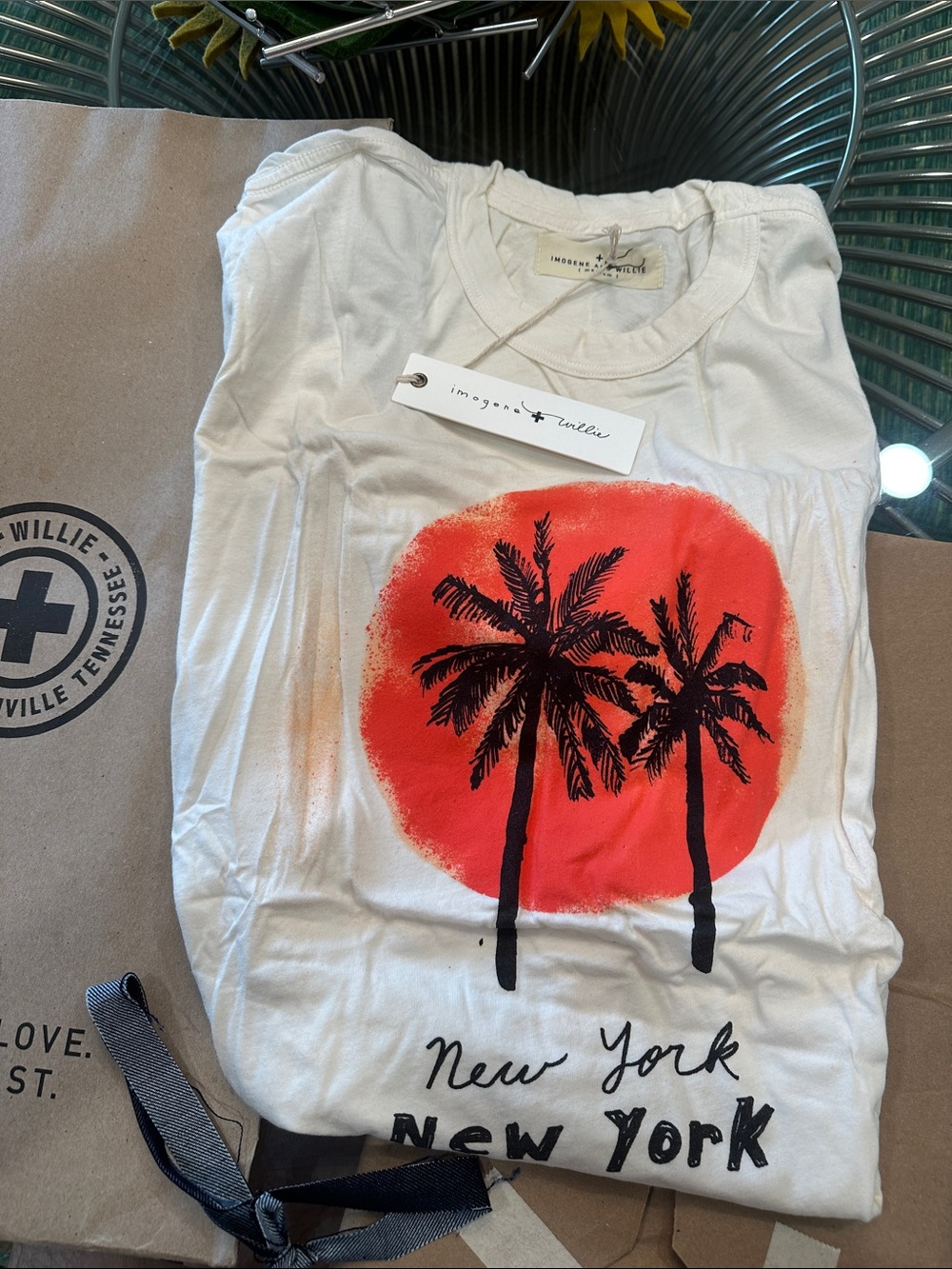 NWT imogene + willie White Short-Sleeve Tee with Red Sun & Black Palm Print